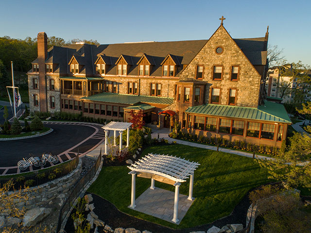Abbey-Inn-640×480